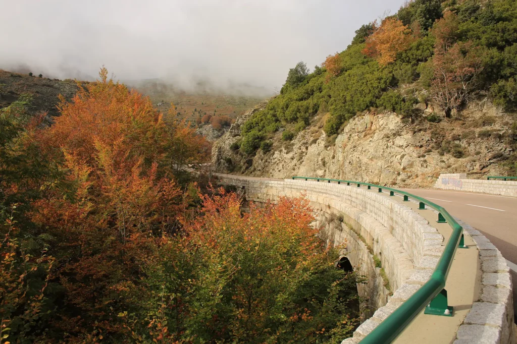 Votre Aventure en Voiture avec Locationvoiturescorse